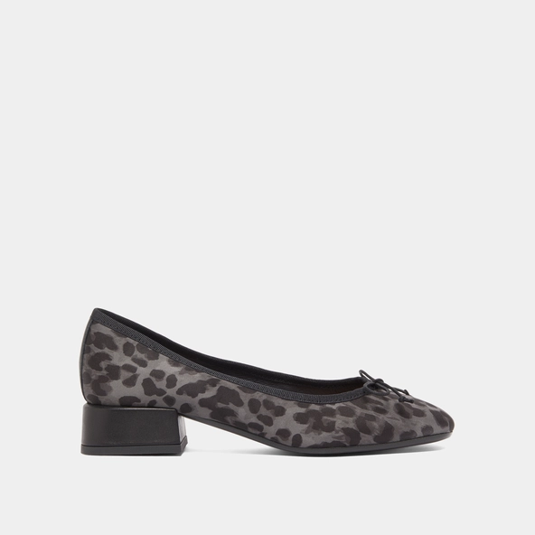 Ballet flats with small heels in gray leopard | DYBIL