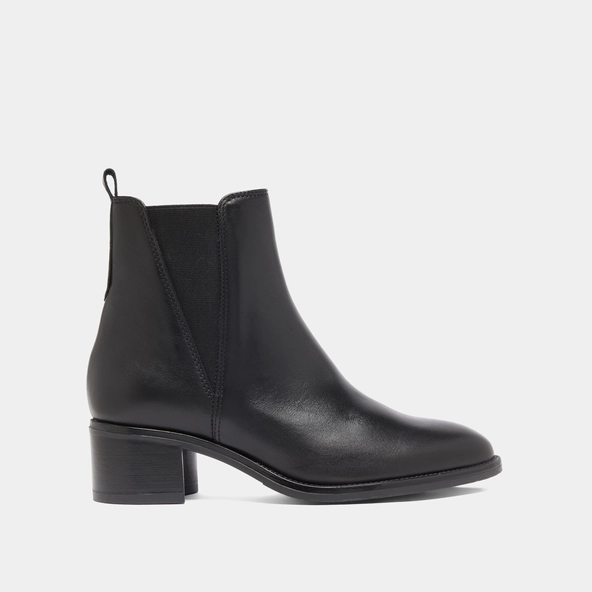 Ankle boots with triangular elastic bands in black leather | CHILO