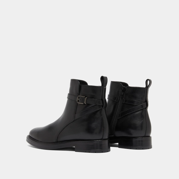 Lowboots with buckles in black leather | CLEA