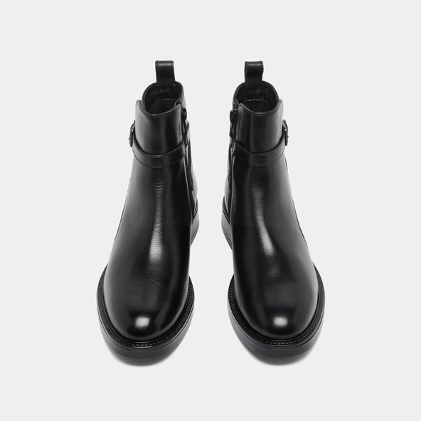 Lowboots with buckles in black leather | CLEA