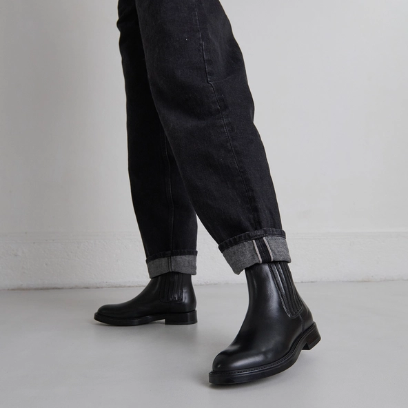 Lowoots with gathers in black leather | CLEANDRE
