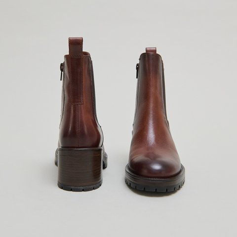 Lowboots with elastic bands cognac